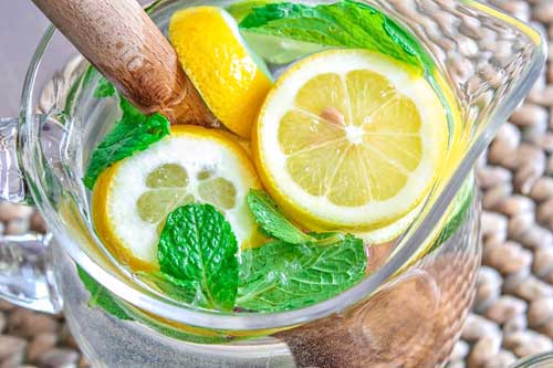 10 причин пить натощак воду с лимоном