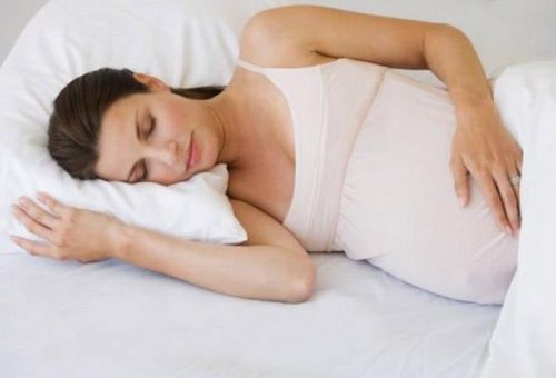 Отдых и сон во время беременности