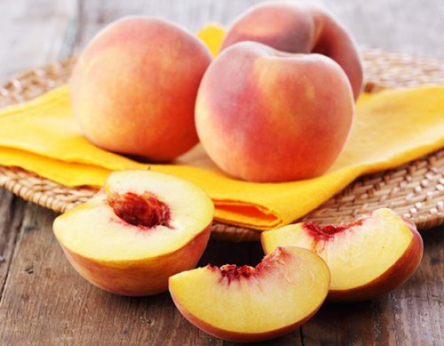 Регулярное употребление персиков укрепляет здоровье