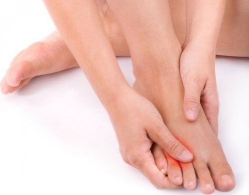 Ушиб пальца на ноге: симптомы и лечение