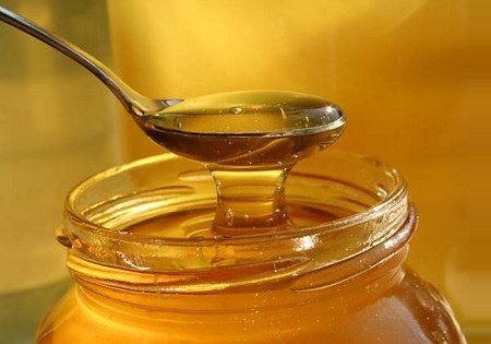 Акациевый мед: полезные свойства и применение