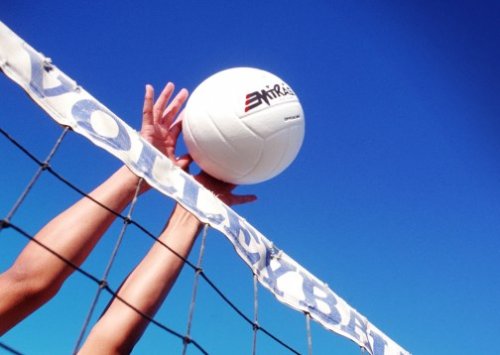 Как научиться играть в волейбол: основные правила