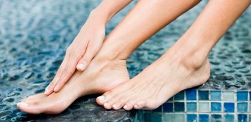 От чего болят суставы пальцев ног