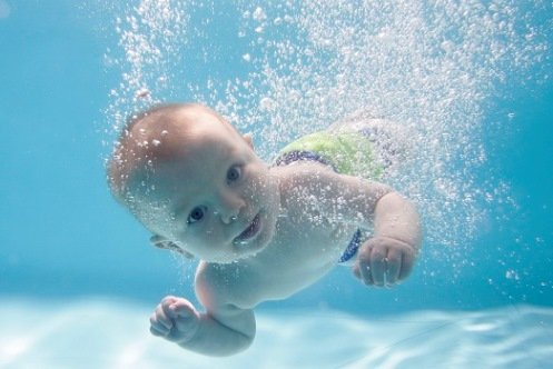 Как научить ребенка плавать: советы родителям