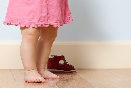 Причины и профилактика плоскостопия у детей