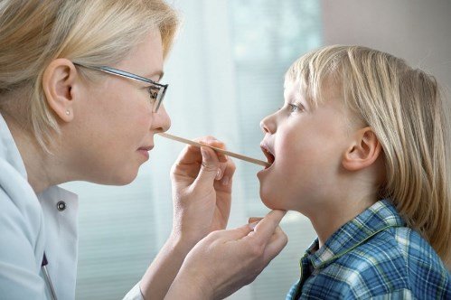 Чем лечить острый фарингит у ребенка