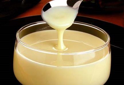Сгущенное молоко (сгущенка): калорийность, состав, пищевая ценность