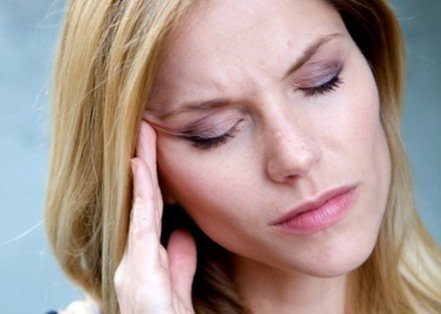 Что делать при мигрени, связанной с изменениями гормонального фона женщины?