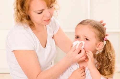 Советы Комаровского как лечить затяжной насморк у ребенка