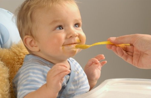 Рацион и режим питания ребенка в 1 год
