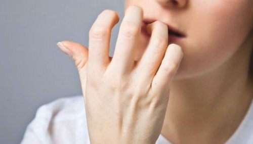 Как перестать грызть ногти и избавиться от этой привычки навсегда