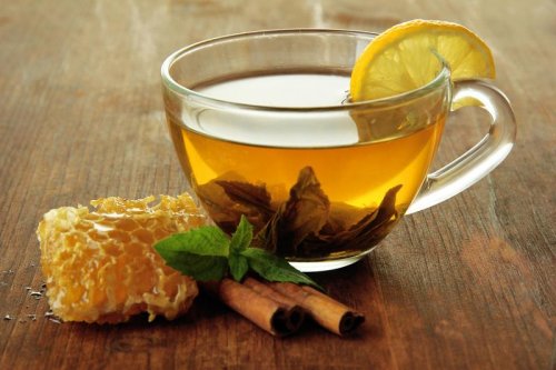 Чай с мёдом: польза для здоровья знакомой комбинации продуктов