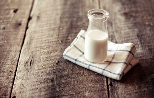 Молоко на ночь: польза питательного продукта