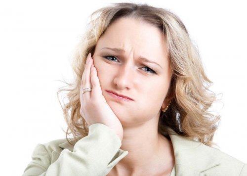Болит зуб после удаления нерва - причины и лечение, народные средства