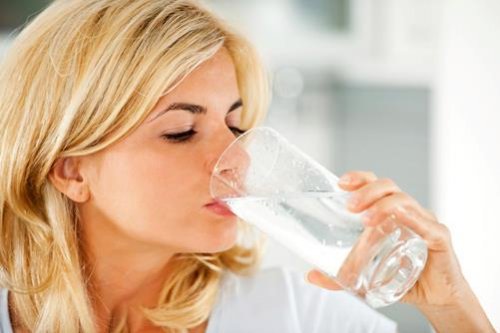 Можно ли пить воду сразу после еды