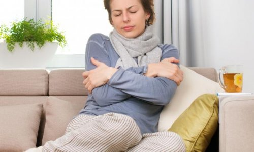 Как помочь себе, мужу или ребенку, если температура 38, ломит кости и озноб
