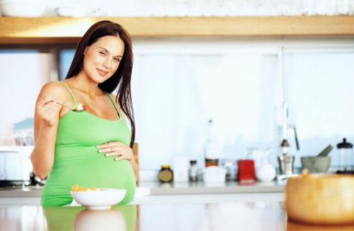 Каким должно быть питание при беременности: в каждом триместре