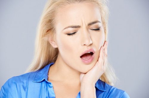 Сводит челюсть: причины неприятного симптома