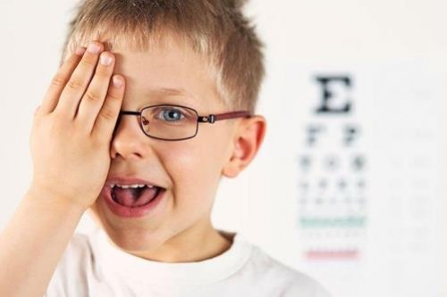 Заболевания глаз у детей: симптомы, причины, лечение